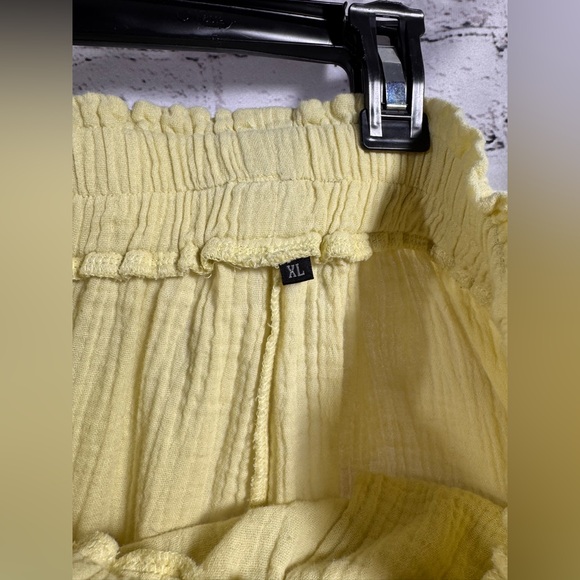 Yellow Button-Up Textured Shirt-Amazon brand - Picture 9 of 9